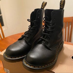 Dr. Martens 1460 Pascal Virginia Boots